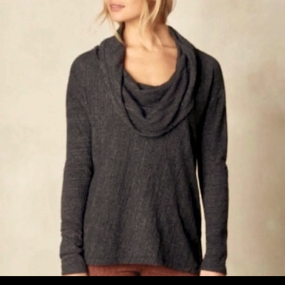 Cowl sweater
